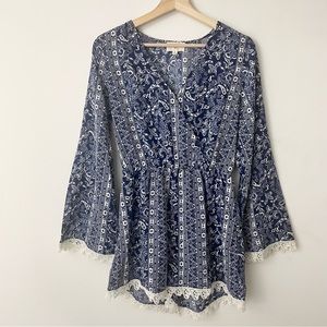 Everly Blue Paisley Romper Size Medium